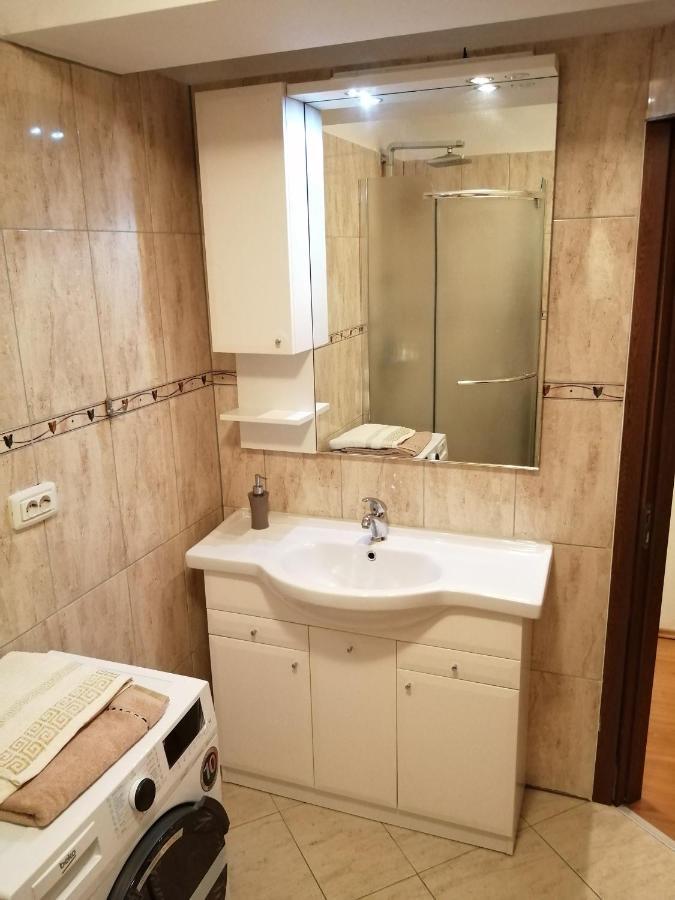 Lemonhouse 2 Apartment Bukares Bagian luar foto