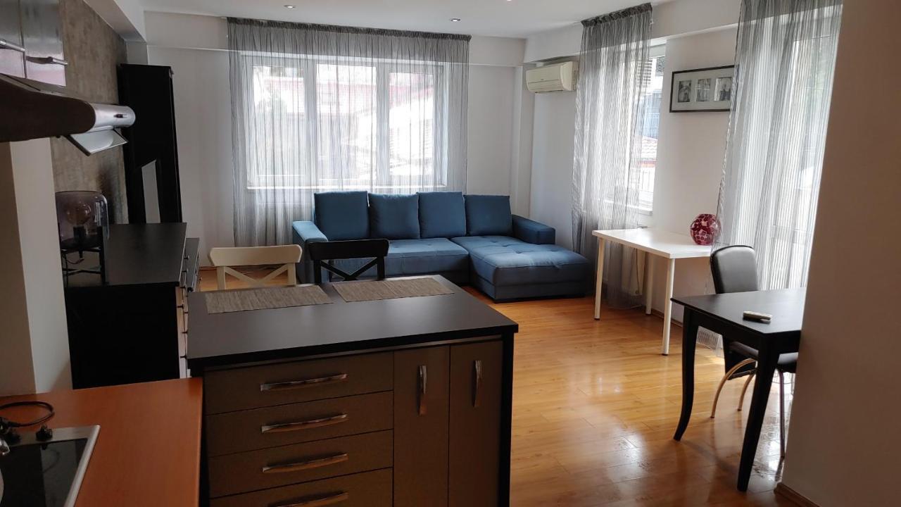 Lemonhouse 2 Apartment Bukares Bagian luar foto